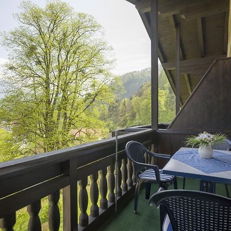 3 Sterne Komfortable Ferienwohnung Mit Einem Traum Blick Zu Den Bergen Sauna Spielzimmer Kueche Garage 27 Oberaudorf Exterior photo